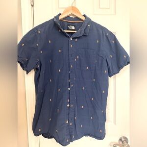 The North Face Mens L Blue Button Up Short Sleeve Shirt Camp Fire Symbol